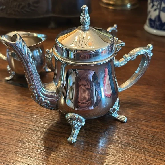 Elegant Godinger Petite Silver-plated Tea Set - Picture 6 of 8
